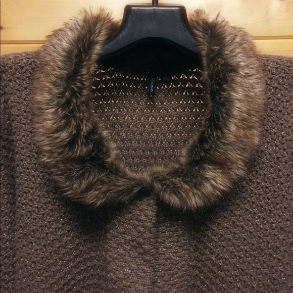 Shrug Poncho Faux Fur Sweater w Gold Thread - Picture 2 of 8